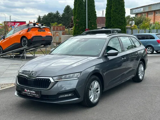 Skoda Octavia 2023 photo 2