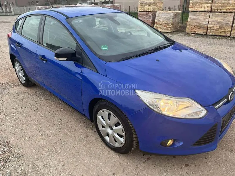 Ford Focus 2013 photo 2
