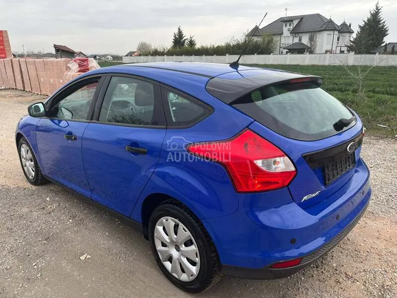 Ford Focus 2013 photo 3