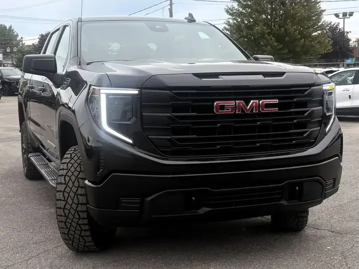 GMC Sierra 1500 2026 photo 2