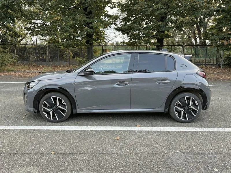Peugeot 208 2025 photo 2