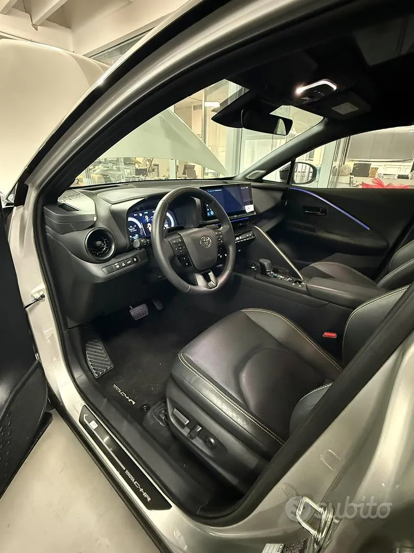 Toyota C-Hr 2024 photo 3