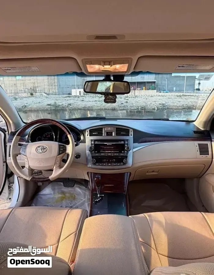 Toyota Avalon 2012 photo 3