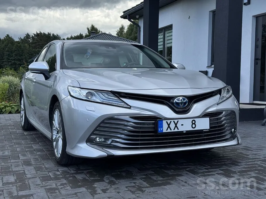 Toyota Camry 2019 photo 2