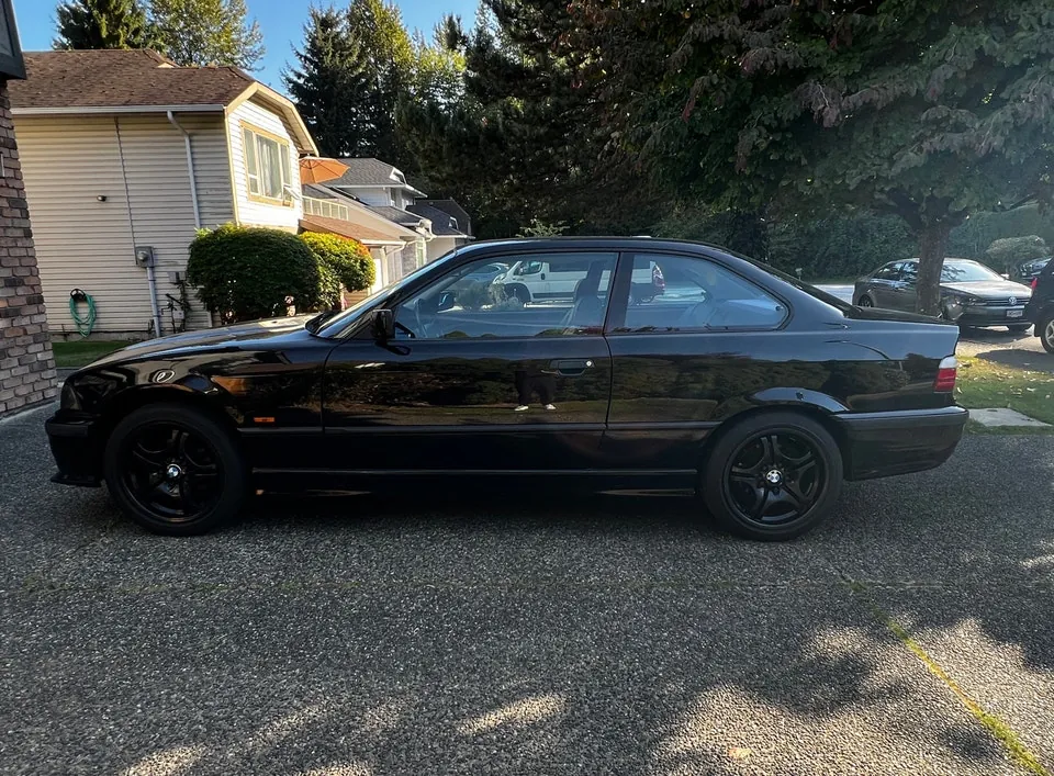 BMW 318Is 1997 photo 4
