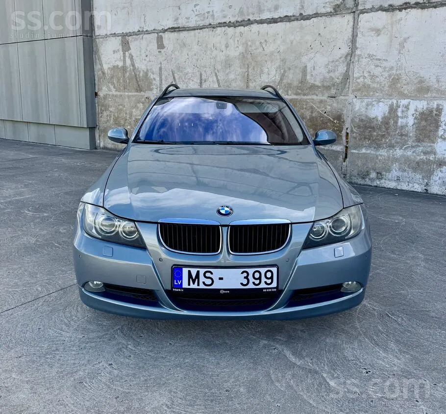 BMW 320 2008 photo 2
