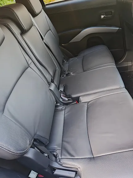 Mitsubishi Outlander 2011 photo 2