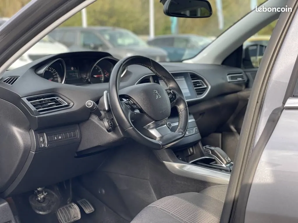 Peugeot 308 2018 photo 5