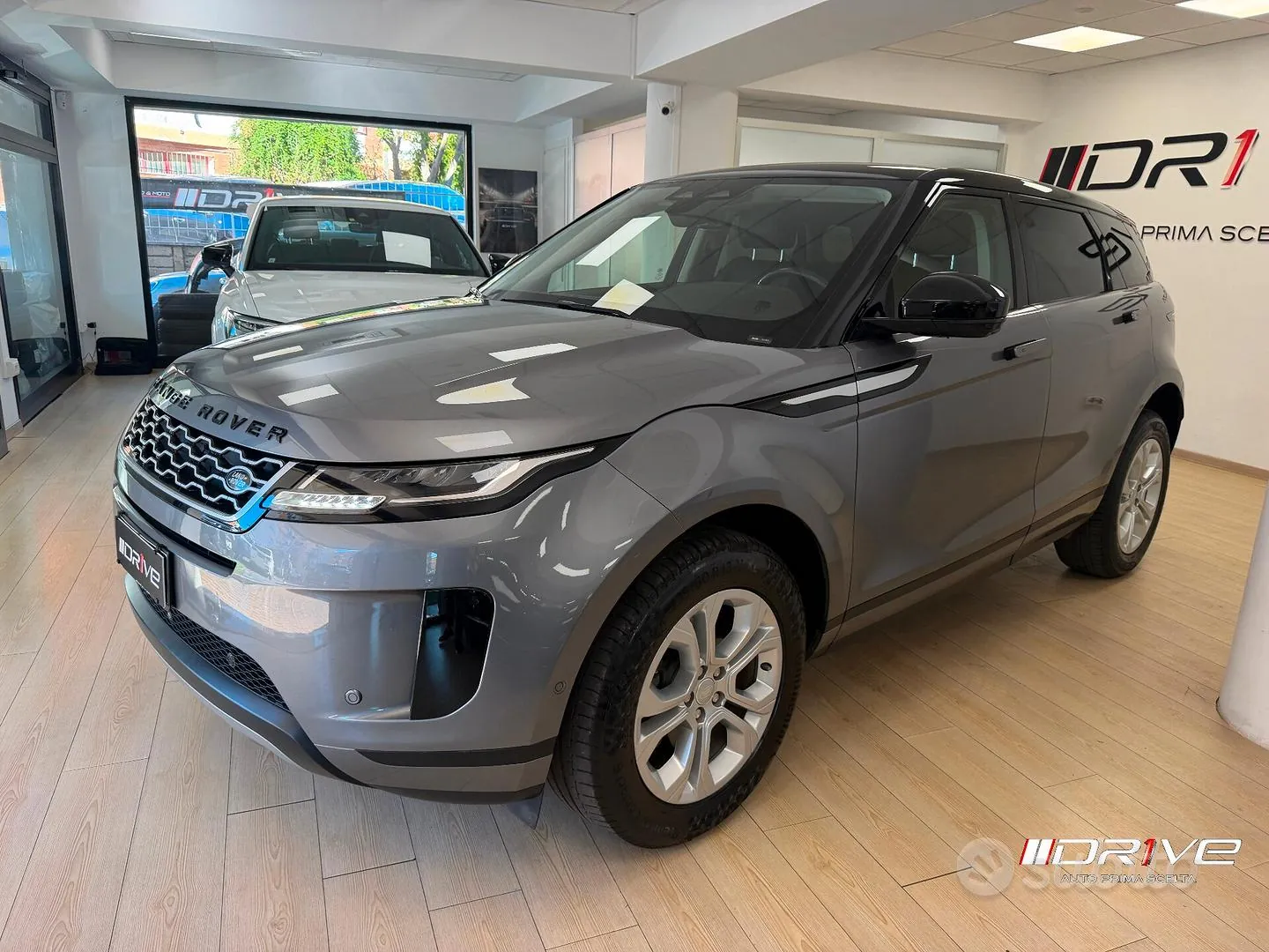 Land Rover Range Rover Evoque 2021 photo 2