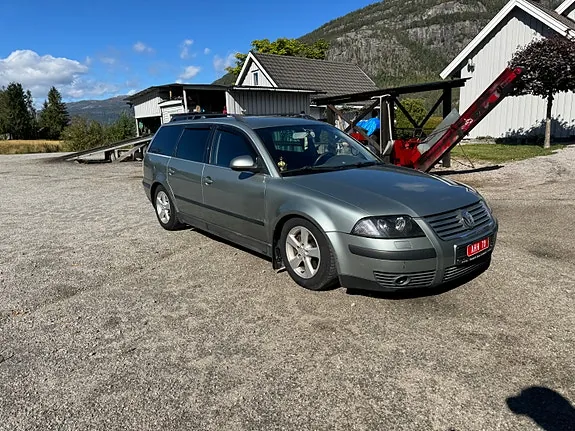 Volkswagen Passat 2004 photo 3