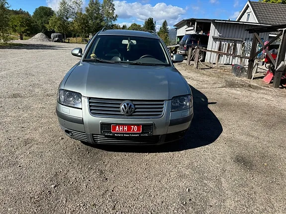 Volkswagen Passat 2004 photo 2