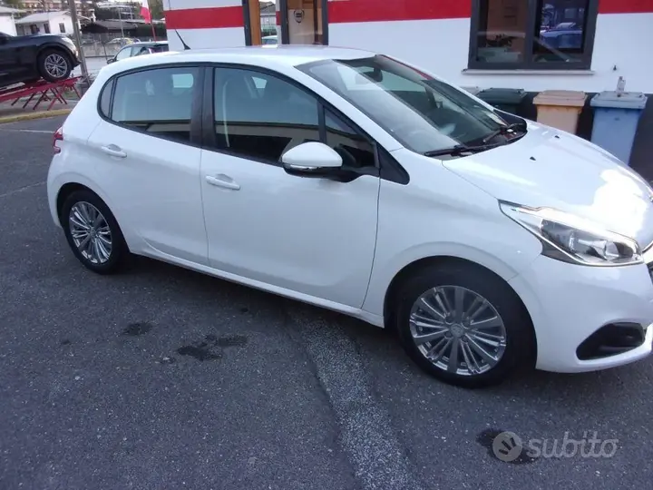 Peugeot 208 2018 photo 4