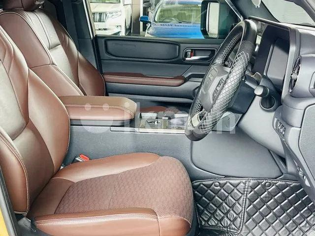 Toyota Land Cruiser Prado 2024 photo 5