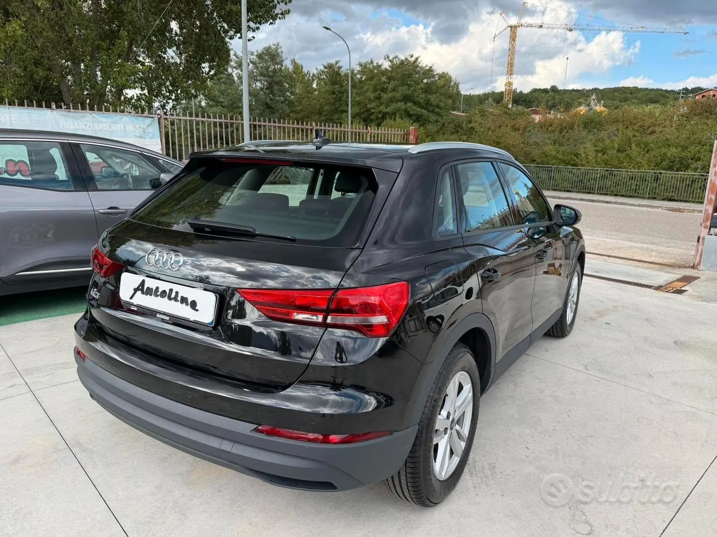 Audi Q3 2021 photo 2