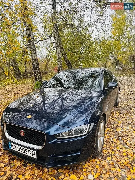 Jaguar Xe 2015 photo 2
