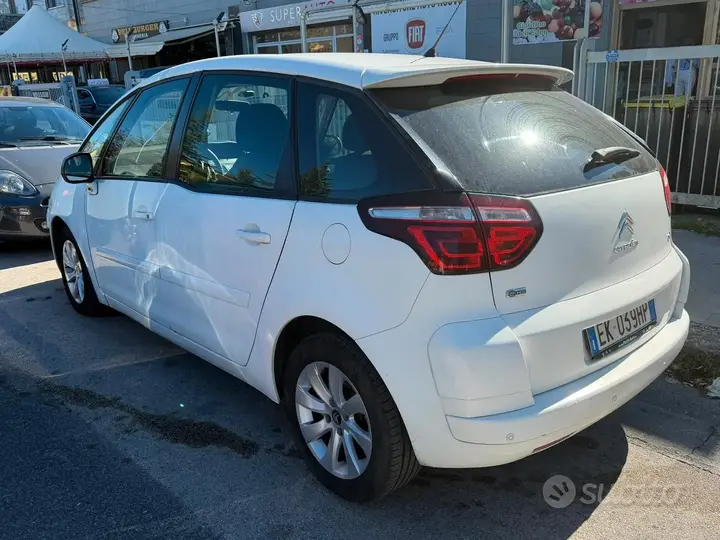 Citroen C4 Picasso 2011 photo 4