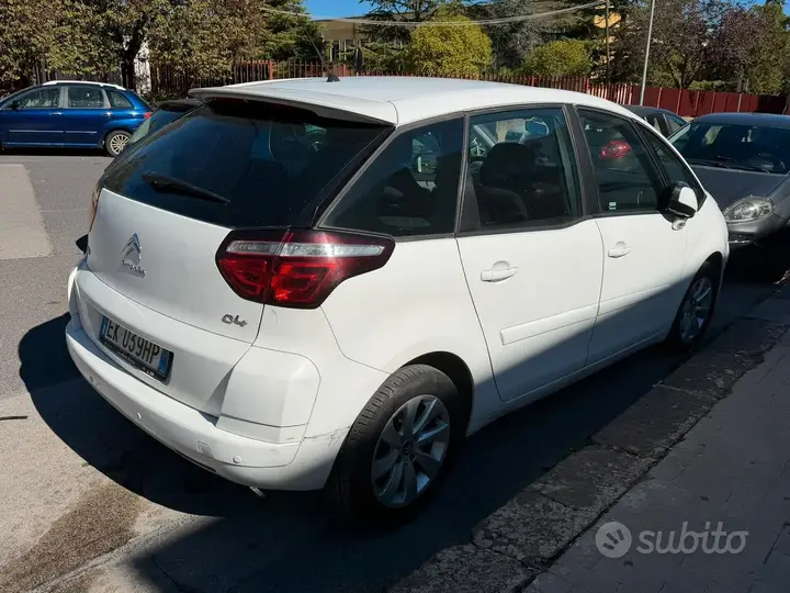 Citroen C4 Picasso 2011 photo 2