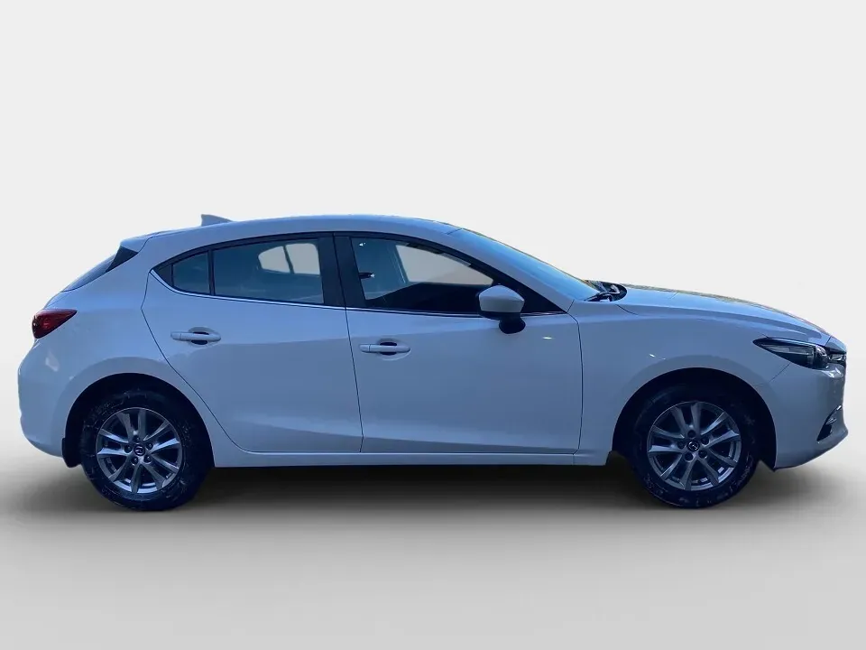 Mazda Mazda3 2017 photo 3