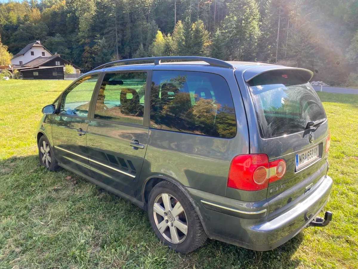 Volkswagen Sharan 2009 photo 2