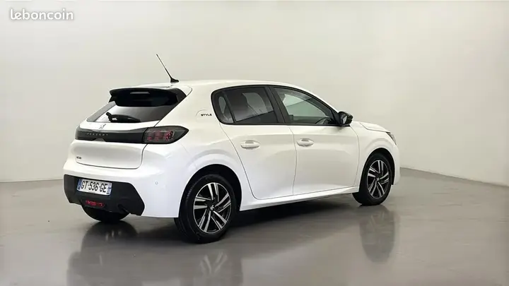 Peugeot 208 2023 photo 5