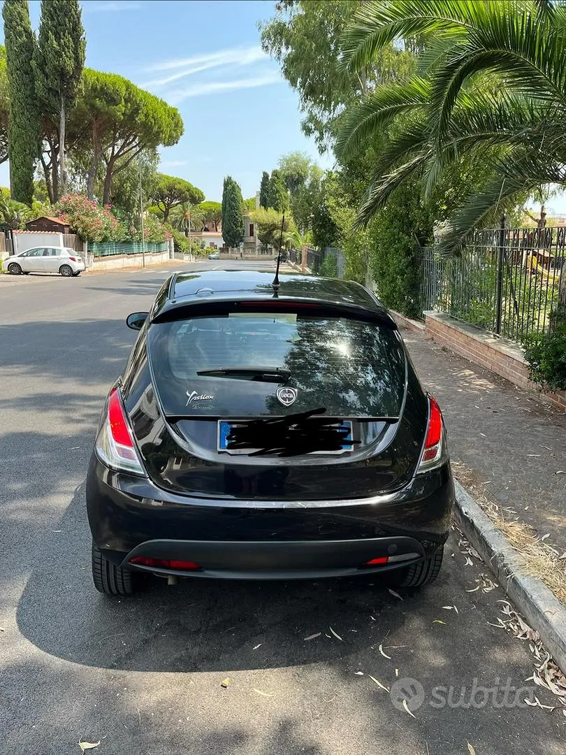 Lancia Ypsilon 2014 photo 2