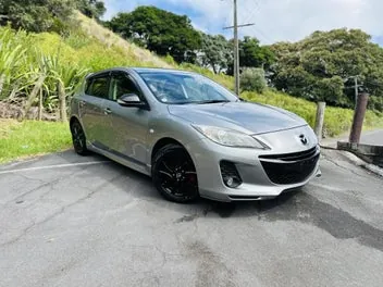 Mazda Axela 2013 photo 2