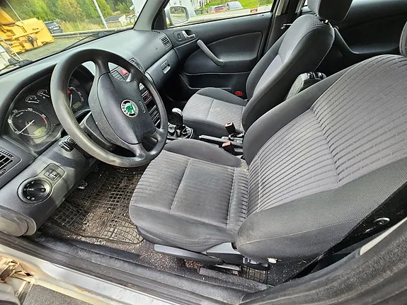 Skoda Octavia 2001 photo 5