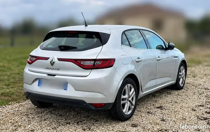 Renault Megane 2016 photo 2