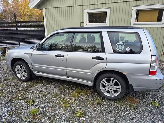 Subaru Forester 2006 photo 2