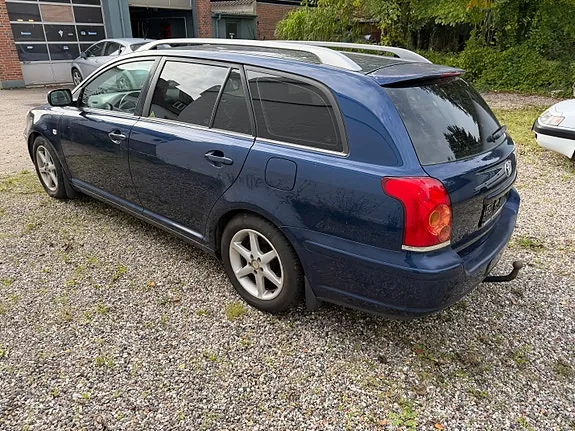 Toyota Avensis 2005 photo 4