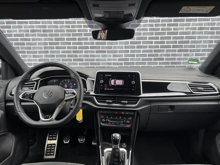 Volkswagen T-Roc 2023 photo 2