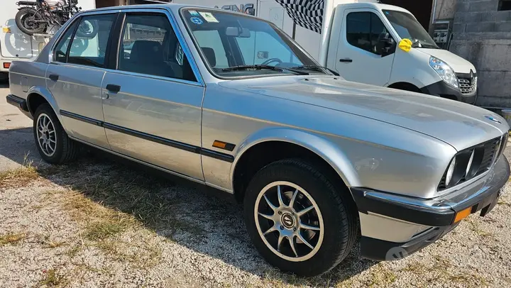BMW 318 1984 photo 3