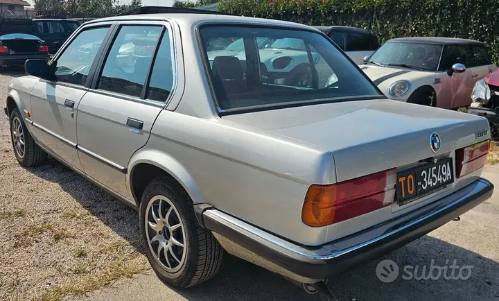 BMW 318 1984 photo 2