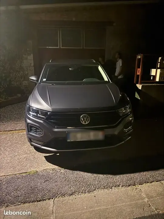 Volkswagen T-Roc 2020 photo 2