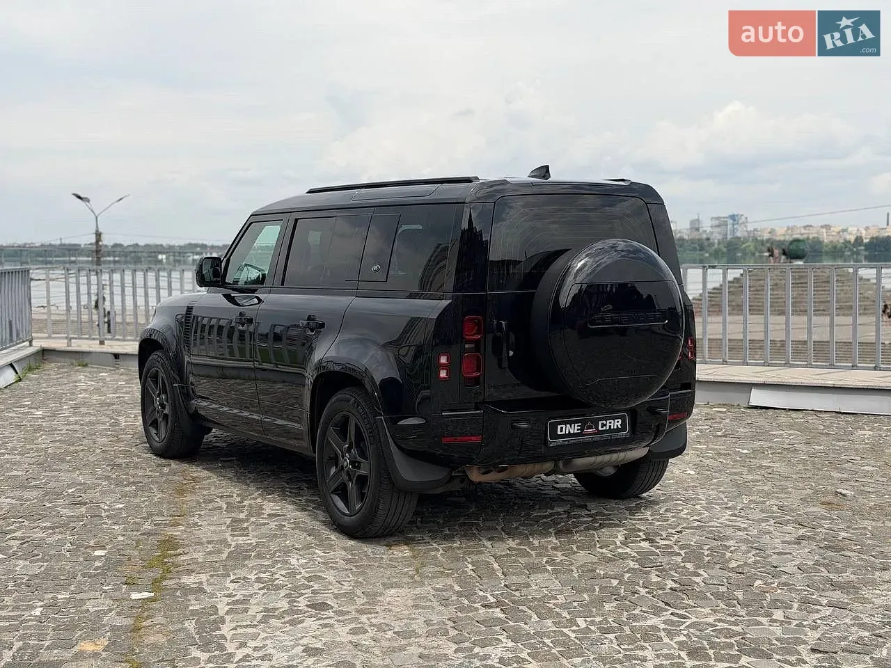 Land Rover Defender 2022 photo 5