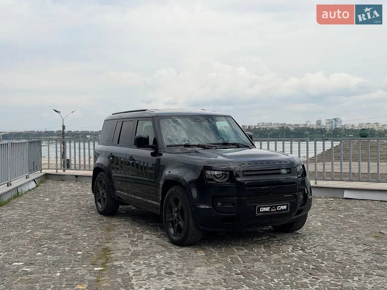 Land Rover Defender 2022 photo 3