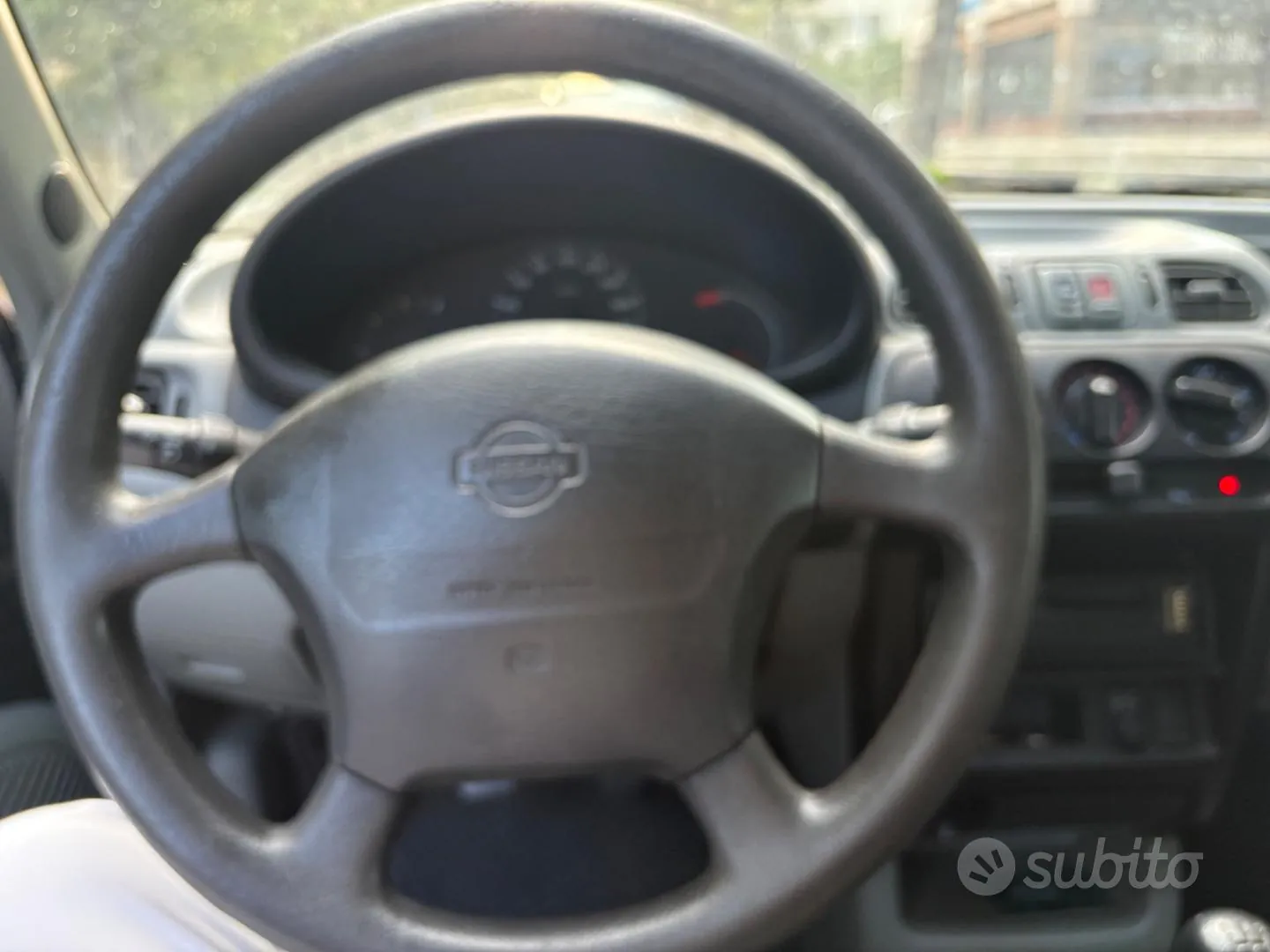 Nissan Micra 2000 photo 4