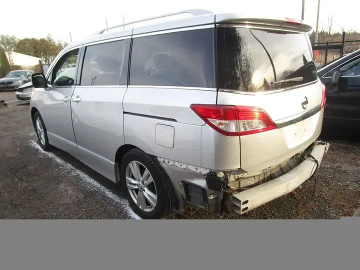 Nissan Quest 2012 photo 2