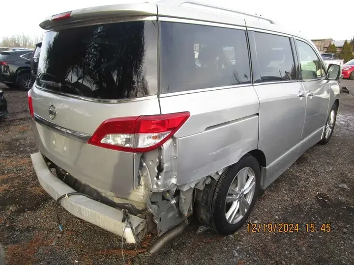 Nissan Quest 2012 photo 4