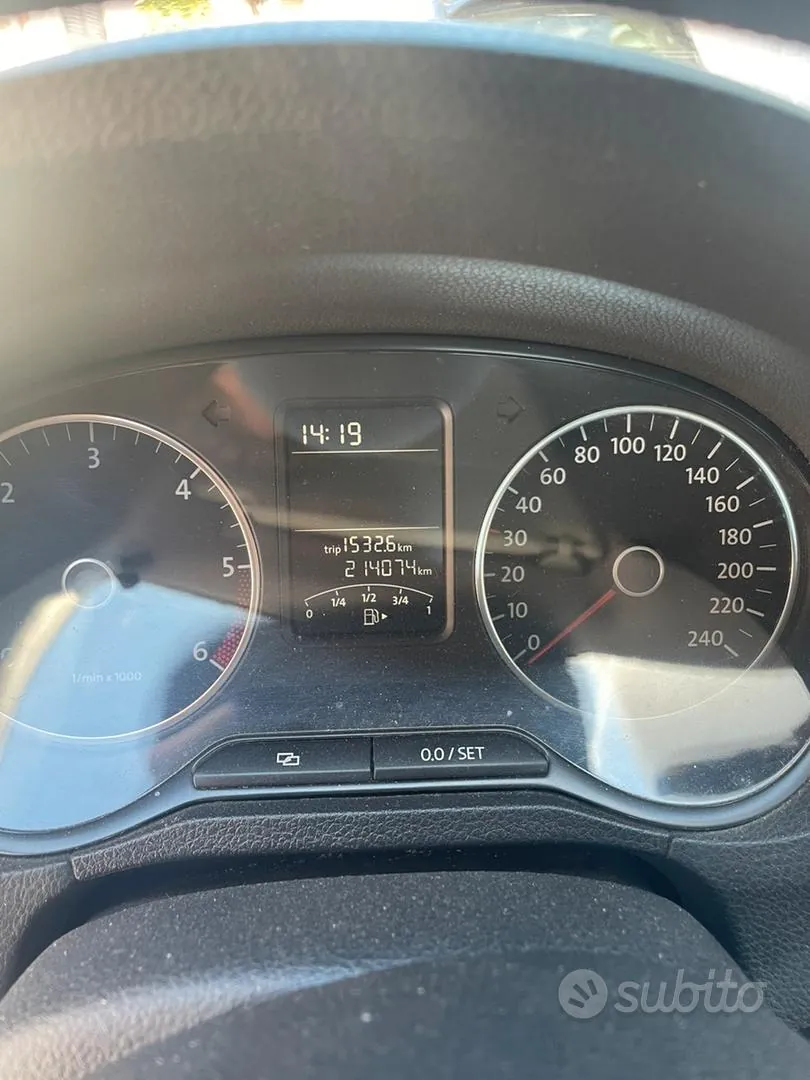 Volkswagen Polo 2011 photo 4