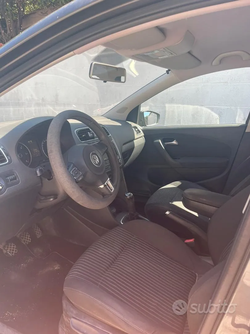 Volkswagen Polo 2011 photo 5