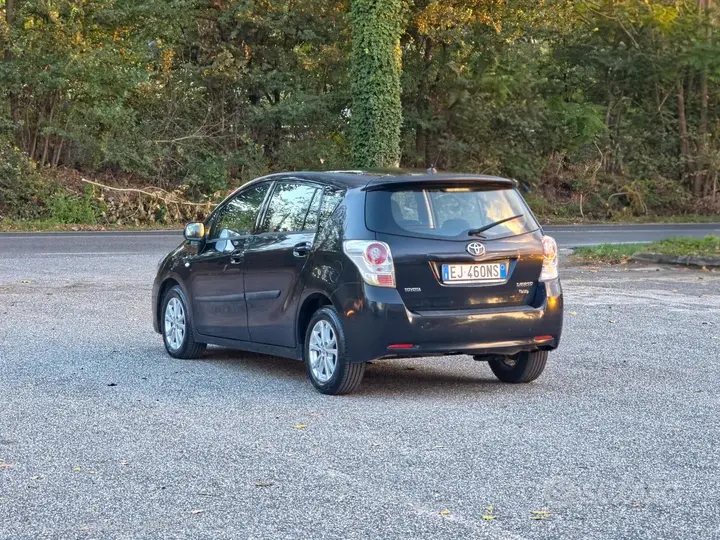 Toyota Verso 2011 photo 4