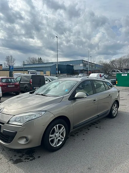 Renault Megane 2011 photo 2