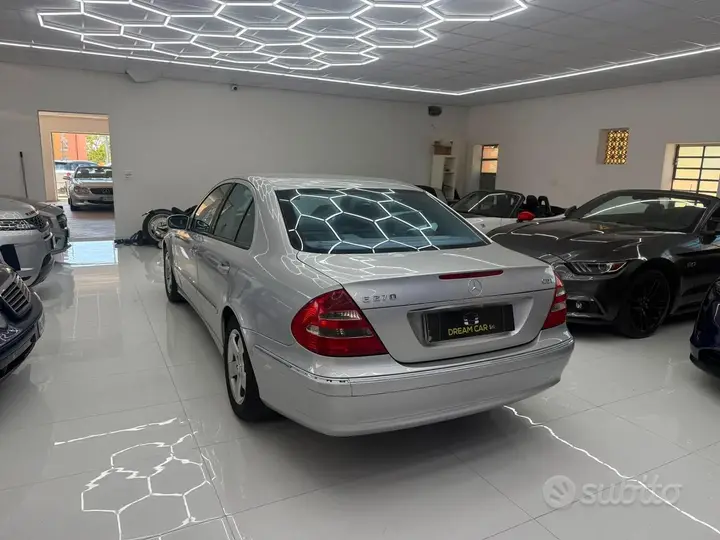 Mercedes-Benz E 270 2004 photo 5