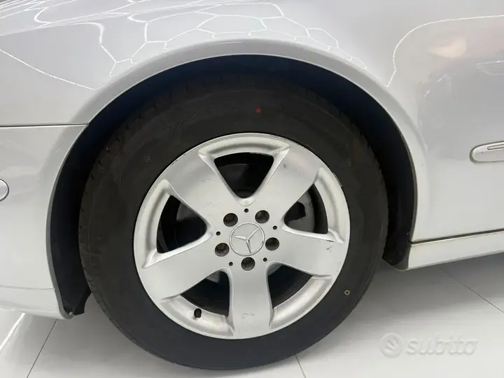 Mercedes-Benz E 270 2004 photo 4