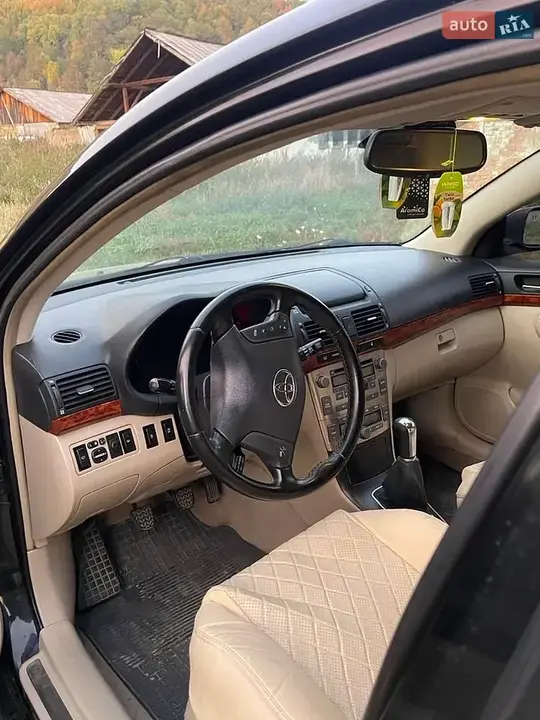 Toyota Avensis 2005 photo 2