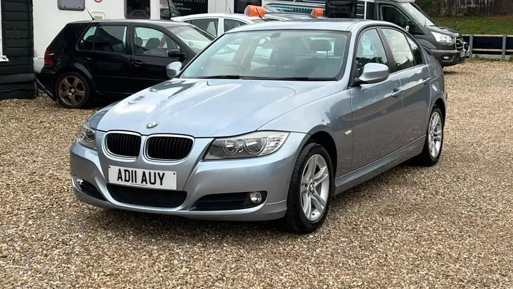BMW 3 Series 2011 photo 4