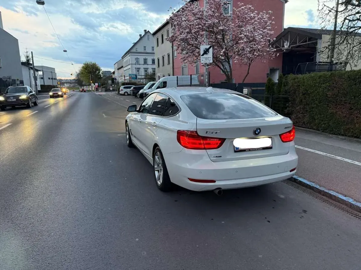 BMW 3 Series 2013 photo 3