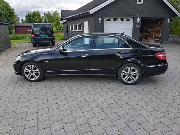 Mercedes-Benz E220 D 2009 photo 2