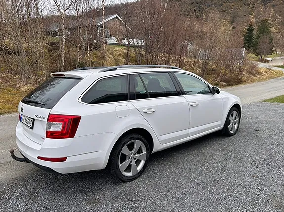 Skoda Octavia 2014 photo 2